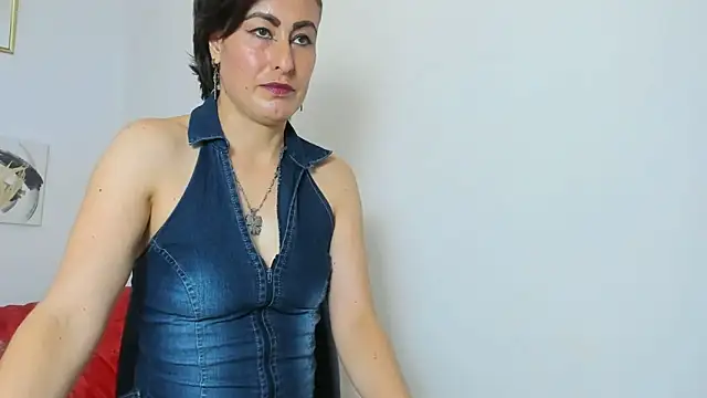 Snapshot of yasmin_goldenst chatting on 10-07-25, 08:10 yasmin goldenst online show from 10-07-25, 08:10