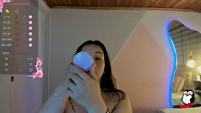 Snapshot of cristal__hot_1 chatting on 07-10-26, 05:18 cristal hot 1 online show from 07-10-26, 05:18