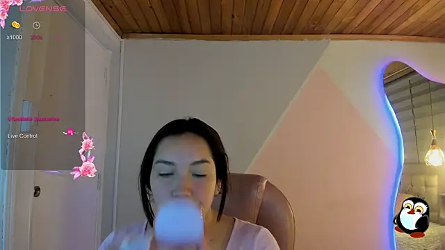 Snapshot of cristal__hot_1 chatting on 07-18-26, 05:05 cristal hot 1 online show from 07-18-26, 05:05