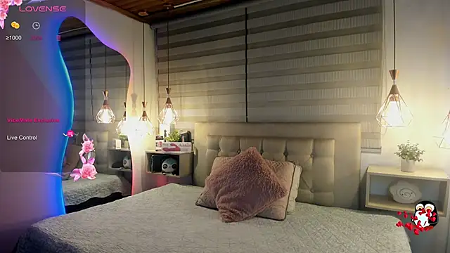Snapshot of cristal__hot_1 chatting on 05-04-26, 05:11 cristal hot 1 online show from 05-04-26, 05:11