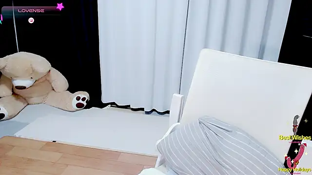 Snapshot of Su_rosie chatting on 07-19-26, 01:19 Su rosie online show from 07-19-26, 01:19