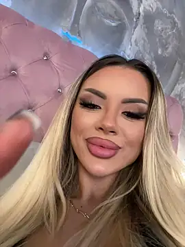 Snapshot of IvyRubens chatting on 10-10-25, 05:08 IvyRubens online show from 10-10-25, 05:08