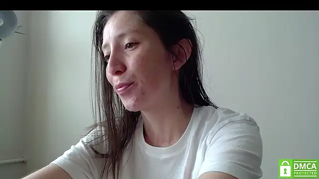 Snapshot of Sophi_Cute chatting on 09-29-25, 05:58 Sophi Cute online show from 09-29-25, 05:58