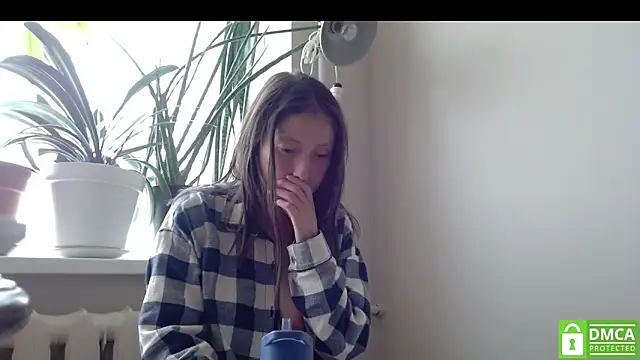 Snapshot of Sophi_Cute chatting on 10-14-25, 11:55 Sophi Cute online show from 10-14-25, 11:55