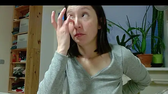 Snapshot of Sophi_Cute chatting on 02-15-25, 03:50 Sophi Cute online show from 02-15-25, 03:50