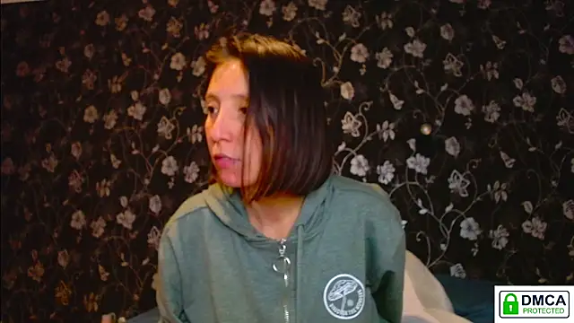 Sophi Cute online show from 05-13-26, 12:45