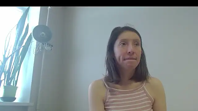 Snapshot of Sophi_Cute chatting on 03-14-25, 12:51 Sophi Cute online show from 03-14-25, 12:51