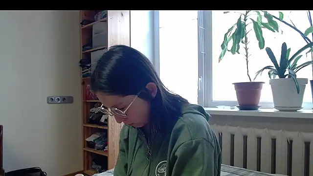 Snapshot of Sophi_Cute chatting on 02-21-25, 01:33 Sophi Cute online show from 02-21-25, 01:33