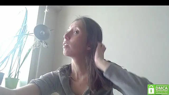 Snapshot of Sophi_Cute chatting on 09-20-25, 09:25 Sophi Cute online show from 09-20-25, 09:25