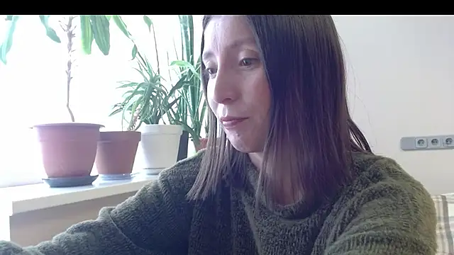 Snapshot of Sophi_Cute chatting on 02-19-25, 02:11 Sophi Cute online show from 02-19-25, 02:11
