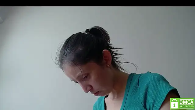 Snapshot of Sophi_Cute chatting on 09-09-25, 12:36 Sophi Cute online show from 09-09-25, 12:36