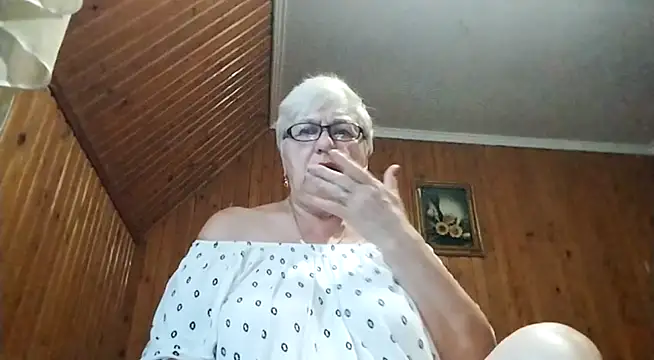 Snapshot of SweetCherry27 chatting on 06-30-26, 02:44 SweetCherry27 online show from 06-30-26, 02:44