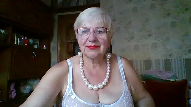 Snapshot of SweetCherry27 chatting on 07-09-26, 04:35 SweetCherry27 online show from 07-09-26, 04:35