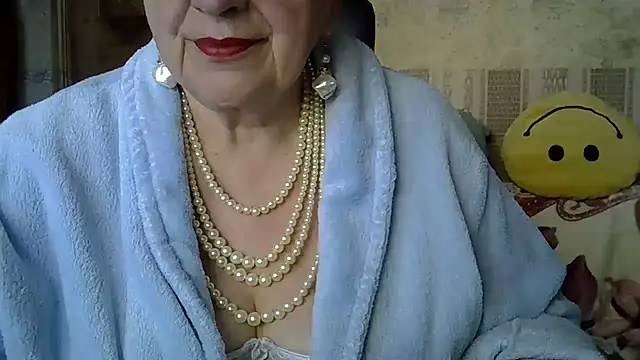Snapshot of SweetCherry27 chatting on 05-04-26, 06:17 SweetCherry27 online show from 05-04-26, 06:17