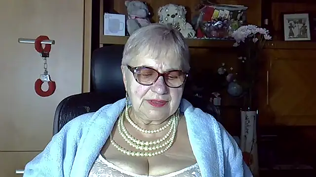 SweetCherry27 online show from 09-27-25, 05:41