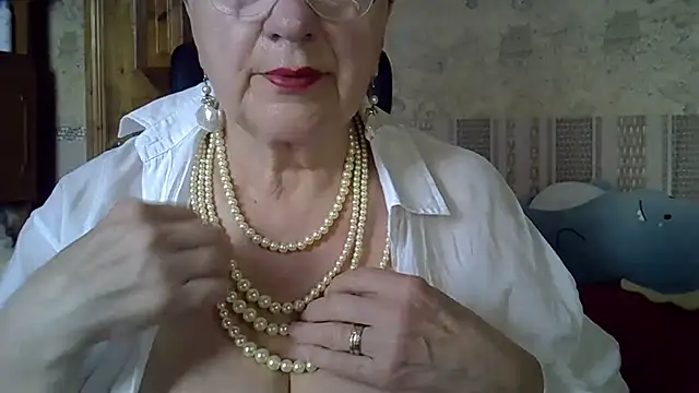 Snapshot of SweetCherry27 chatting on 05-18-26, 04:12 SweetCherry27 online show from 05-18-26, 04:12