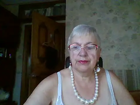 Snapshot of SweetCherry27 chatting on 07-20-26, 04:20 SweetCherry27 online show from 07-20-26, 04:20