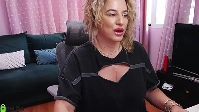 CarrieLoveX online show from 09-22-25, 05:24