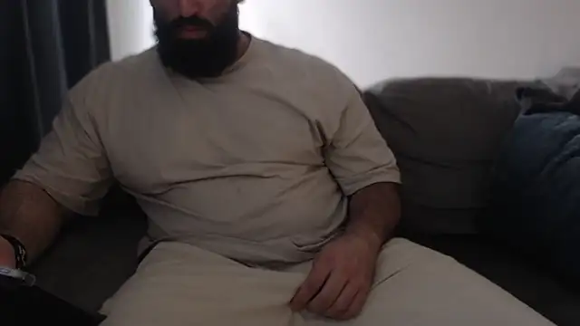 hugemachohandsome online show from 12-14-25, 11:38