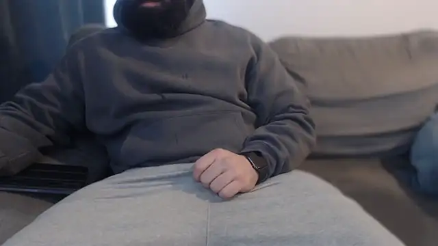 hugemachohandsome online show from 01-06-26, 10:41