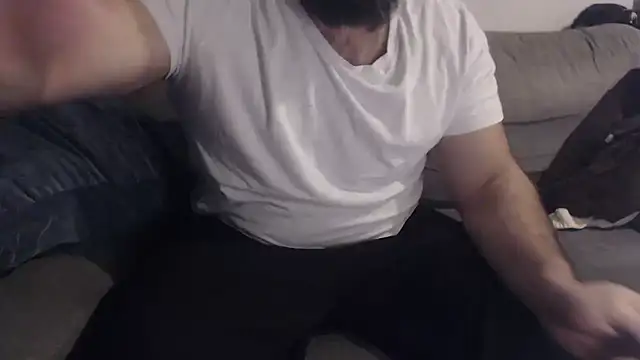 hugemachohandsome online show from 02-06-26, 10:50