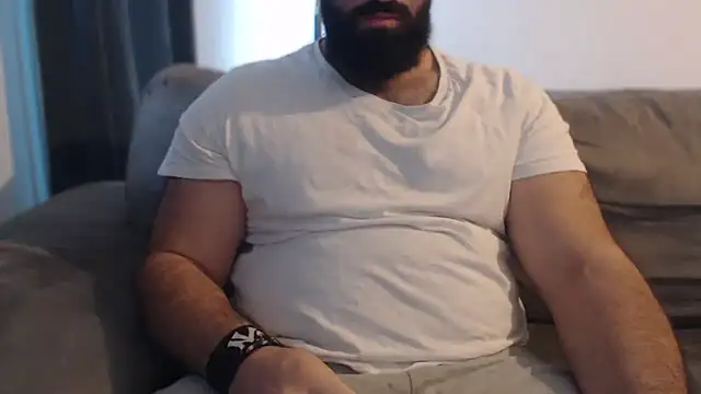 hugemachohandsome online show from 12-04-25, 08:57