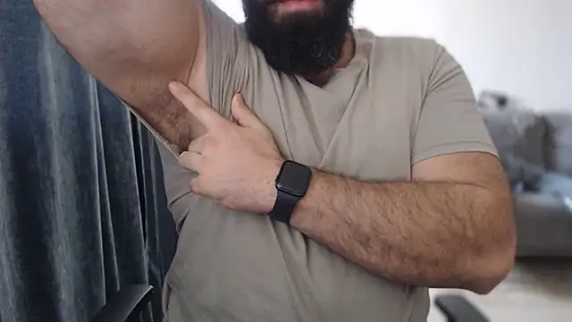 hugemachohandsome online show from 10-29-25, 08:35