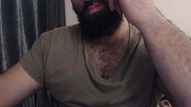 hugemachohandsome online show from 10-30-25, 09:33