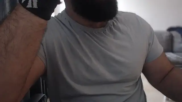 hugemachohandsome online show from 10-05-25, 08:27