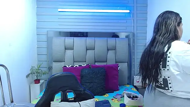 evelin zaens online show from 04-10-26, 06:09