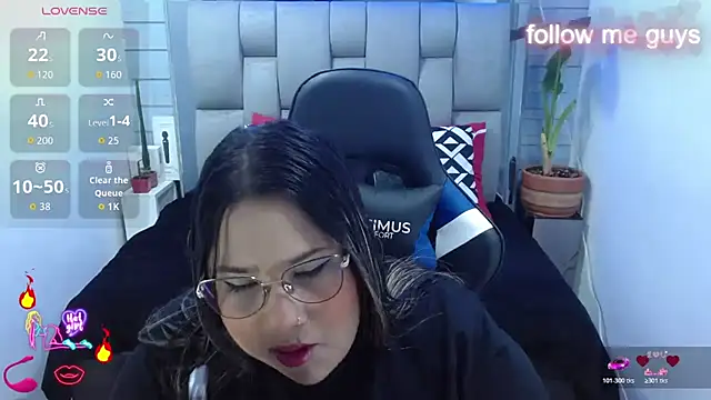 Snapshot of evelin_zaens chatting on 06-11-26, 03:36 evelin zaens online show from 06-11-26, 03:36