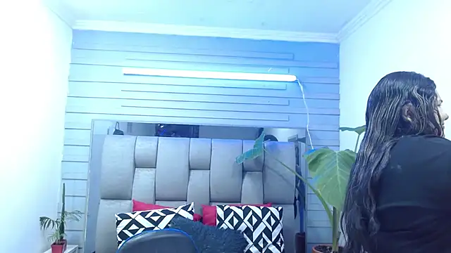 Snapshot of evelin_zaens chatting on 05-05-26, 04:04 evelin zaens online show from 05-05-26, 04:04