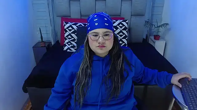 evelin zaens online show from 11-23-25, 04:22