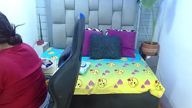 evelin zaens online show from 07-21-26, 03:30
