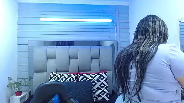 evelin zaens online show from 03-12-26, 04:29