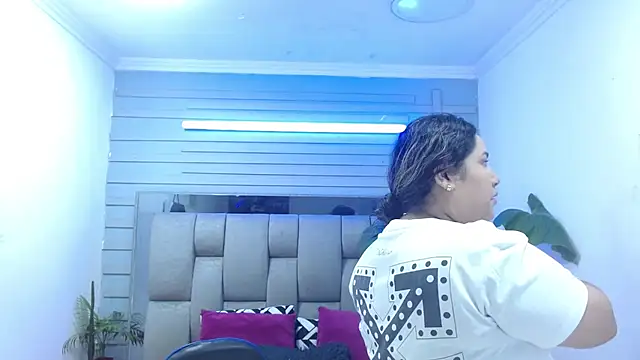 Snapshot of evelin_zaens chatting on 04-25-26, 04:04 evelin zaens online show from 04-25-26, 04:04