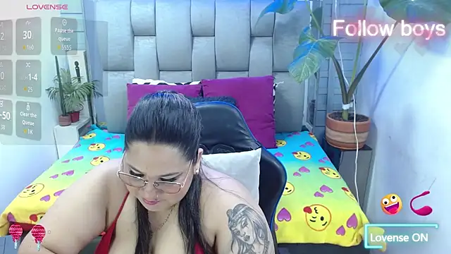 Snapshot of evelin_zaens chatting on 04-20-26, 03:20 evelin zaens online show from 04-20-26, 03:20