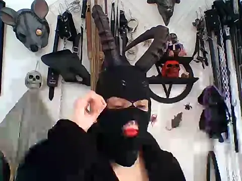 Snapshot of FeticheMacabre chatting on 07-05-26, 05:20 FeticheMacabre online show from 07-05-26, 05:20