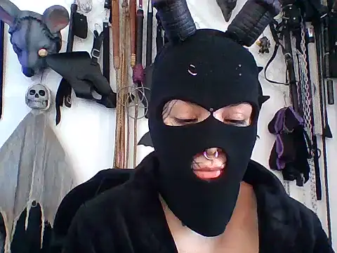 Snapshot of FeticheMacabre chatting on 07-17-26, 05:32 FeticheMacabre online show from 07-17-26, 05:32