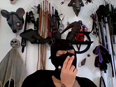Snapshot of FeticheMacabre chatting on 04-20-26, 03:02 FeticheMacabre online show from 04-20-26, 03:02
