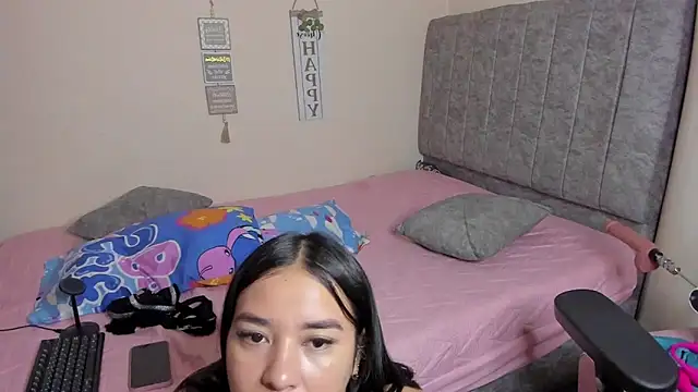 SaraCrow online show from 11-20-25, 05:19