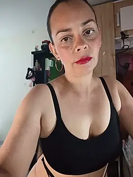 Snapshot of johannatb chatting on 07-18-26, 07:44 johannatb online show from 07-18-26, 07:44