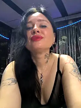 Snapshot of KikiXRed chatting on 05-03-26, 03:22 KikiXRed online show from 05-03-26, 03:22