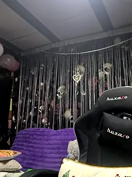 KikiXRed online show from 03-22-26, 04:27