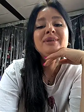 Snapshot of KikiXRed chatting on 04-23-26, 09:16 KikiXRed online show from 04-23-26, 09:16