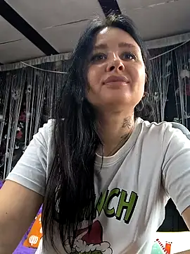 KikiXRed online show from 04-15-26, 08:42