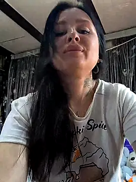 Snapshot of KikiXRed chatting on 05-02-26, 08:19 KikiXRed online show from 05-02-26, 08:19