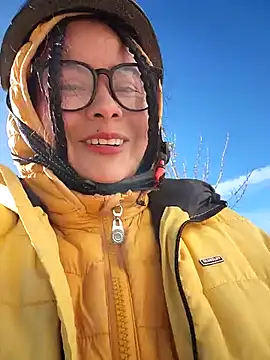 Snapshot of bellapaty chatting on 11-28-25, 11:43 bellapaty online show from 11-28-25, 11:43