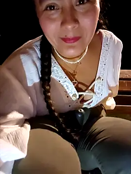 Snapshot of bellapaty chatting on 09-19-25, 07:51 bellapaty online show from 09-19-25, 07:51