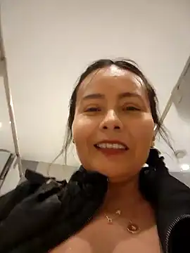 Snapshot of bellapaty chatting on 03-16-25, 05:28 bellapaty online show from 03-16-25, 05:28